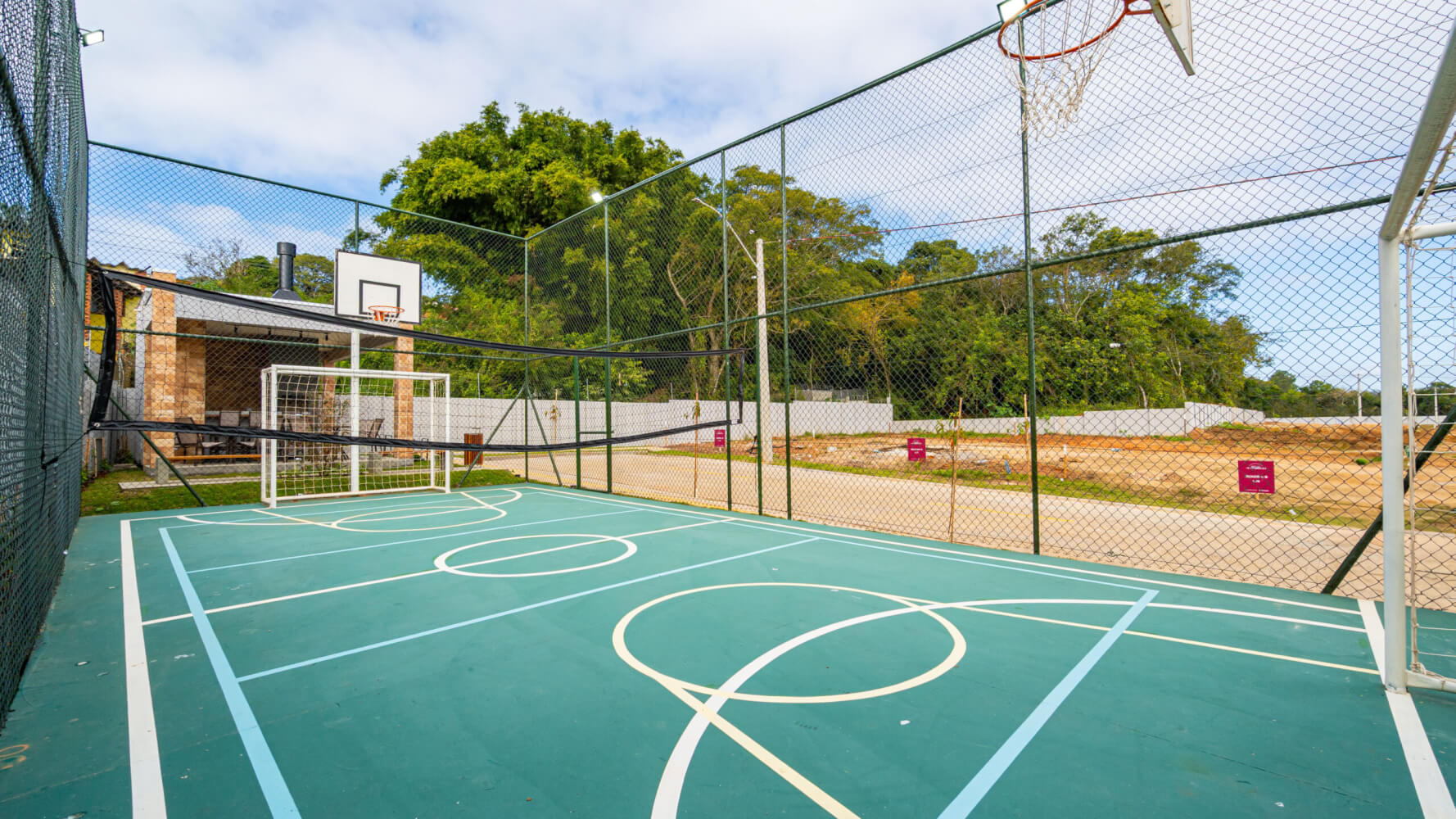 QUADRA POLIESPORTIVA